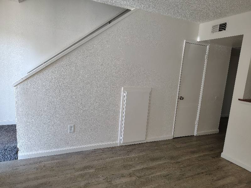 Townhouse for rent at 2010-9 Larcus Ave, Bakersfield, CA 93307