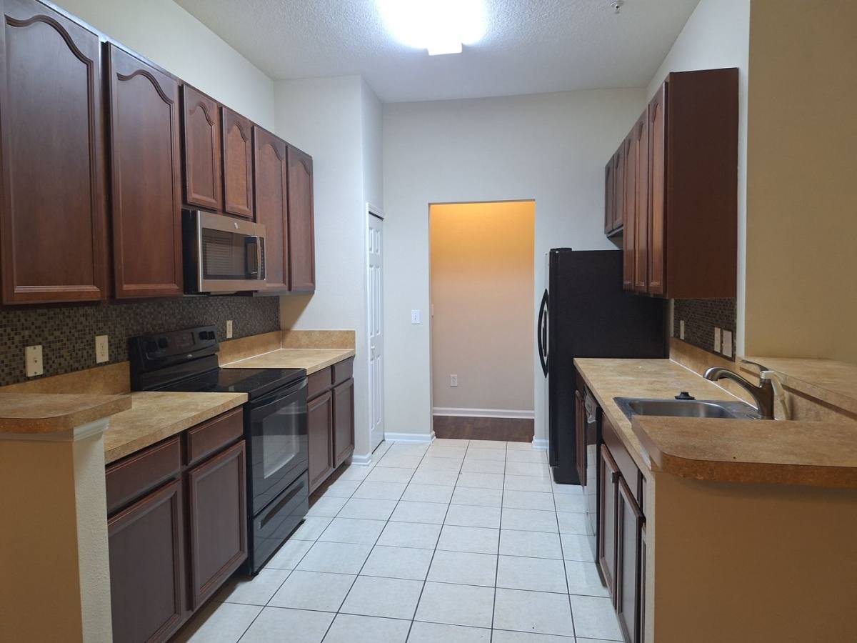 Apartment for rent at 7061 Snowy Canyon Dr, Jacksonville, FL 32256