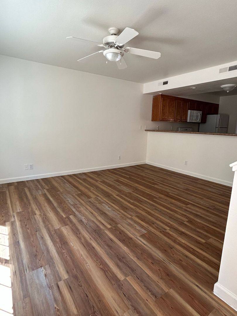 Townhouse for rent at 725 W 4th Ave, Chico, CA 95926