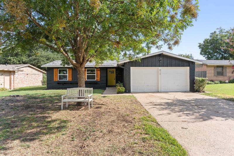 House for rent at 819 Wateka Way, Richardson, TX 75080