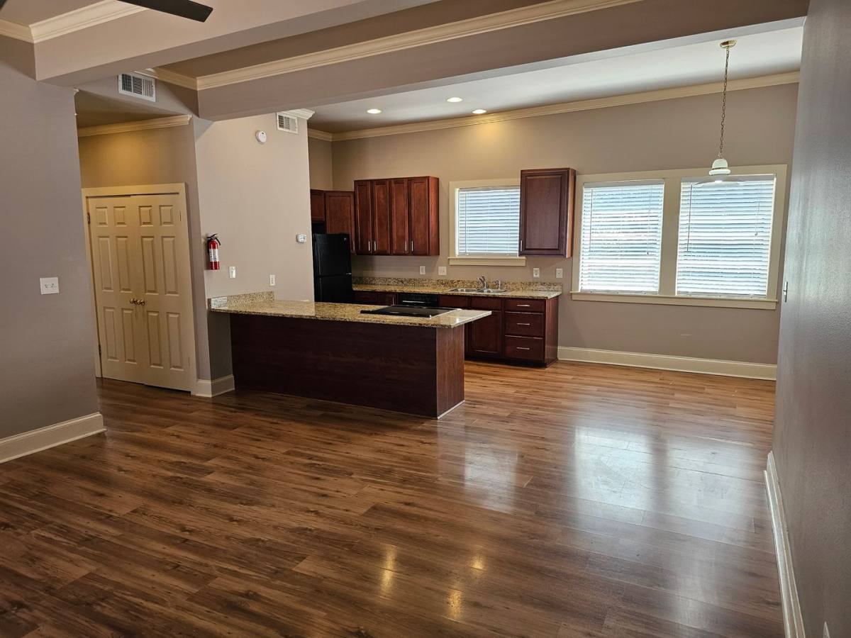 Apartment for rent at 114 N Cypress St, Hammond, LA 70401