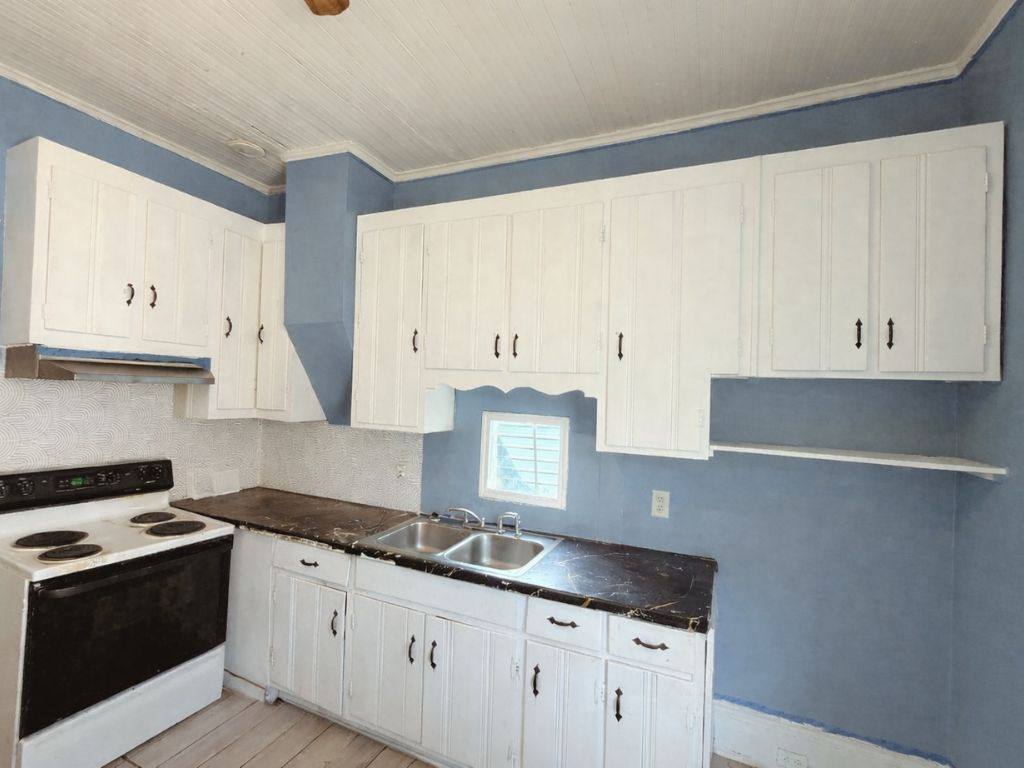 House for rent at 1025 Hillyer Ave, Macon, GA 31204