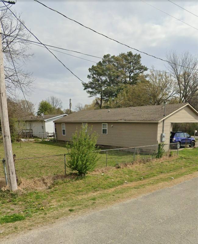 House for rent at 1306 S 3rd St, Paragould, AR 72450