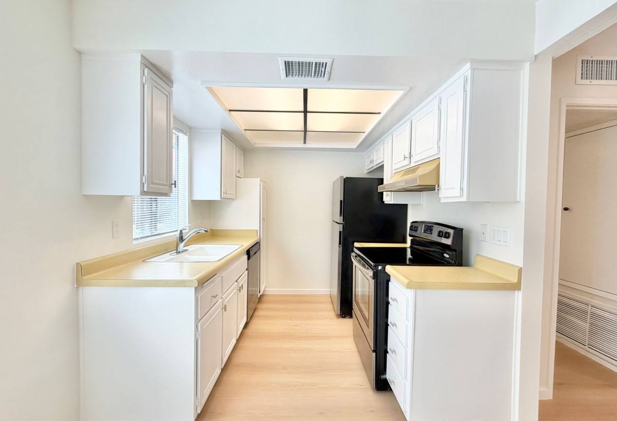 Condo for rent at 1407 N Sunrise Way, Palm Springs, CA 92262
