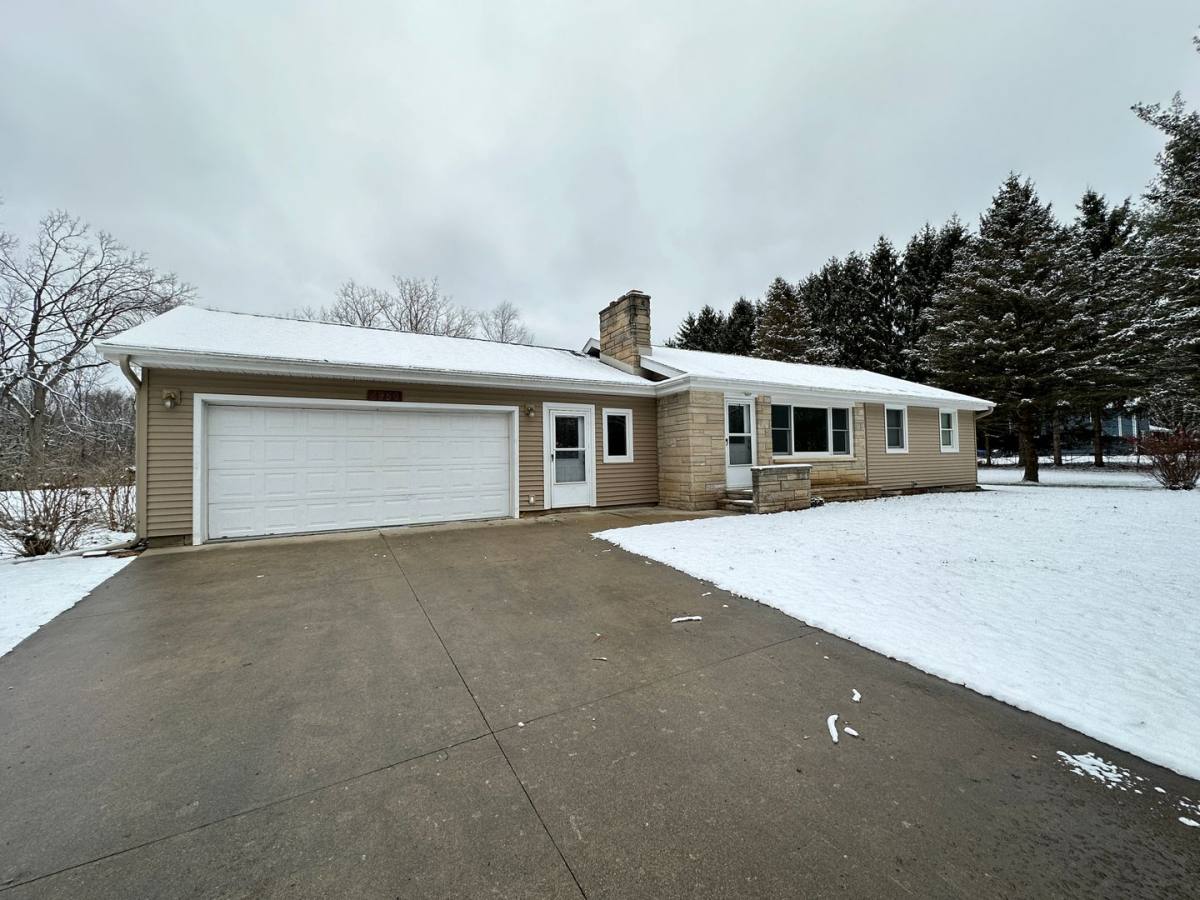 House for rent at 4950 Slayton Rd, Jackson, MI 49201