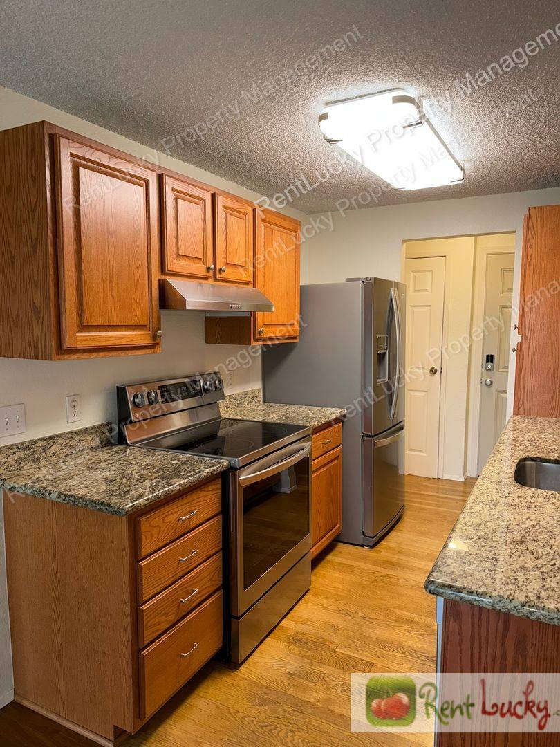 Apartment for rent at 12510 NE 117th Place #B3, Kirkland, WA 98034