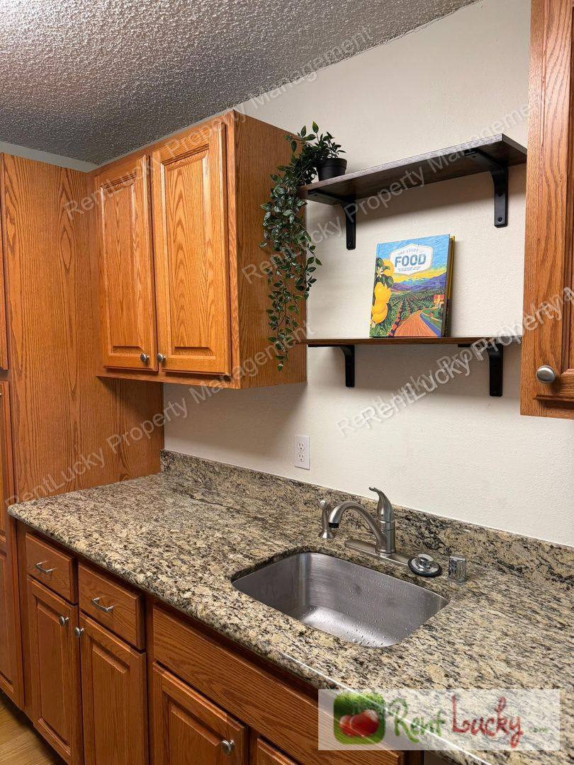 Apartment for rent at 12510 NE 117th Place #B3, Kirkland, WA 98034