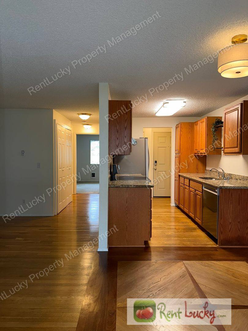 Apartment for rent at 12510 NE 117th Place #B3, Kirkland, WA 98034