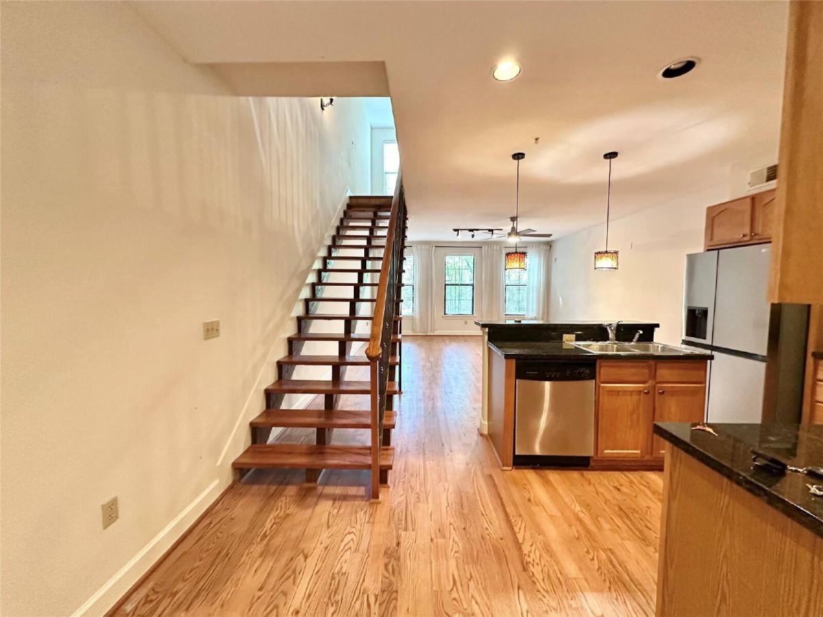 Apartment for rent at 1602 Elgin St #13, Houston, TX 77004