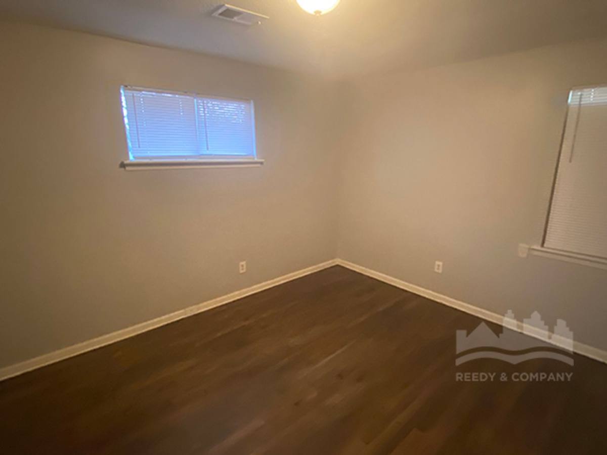 Townhouse for rent at 996 S Highland St, Memphis, TN 38111