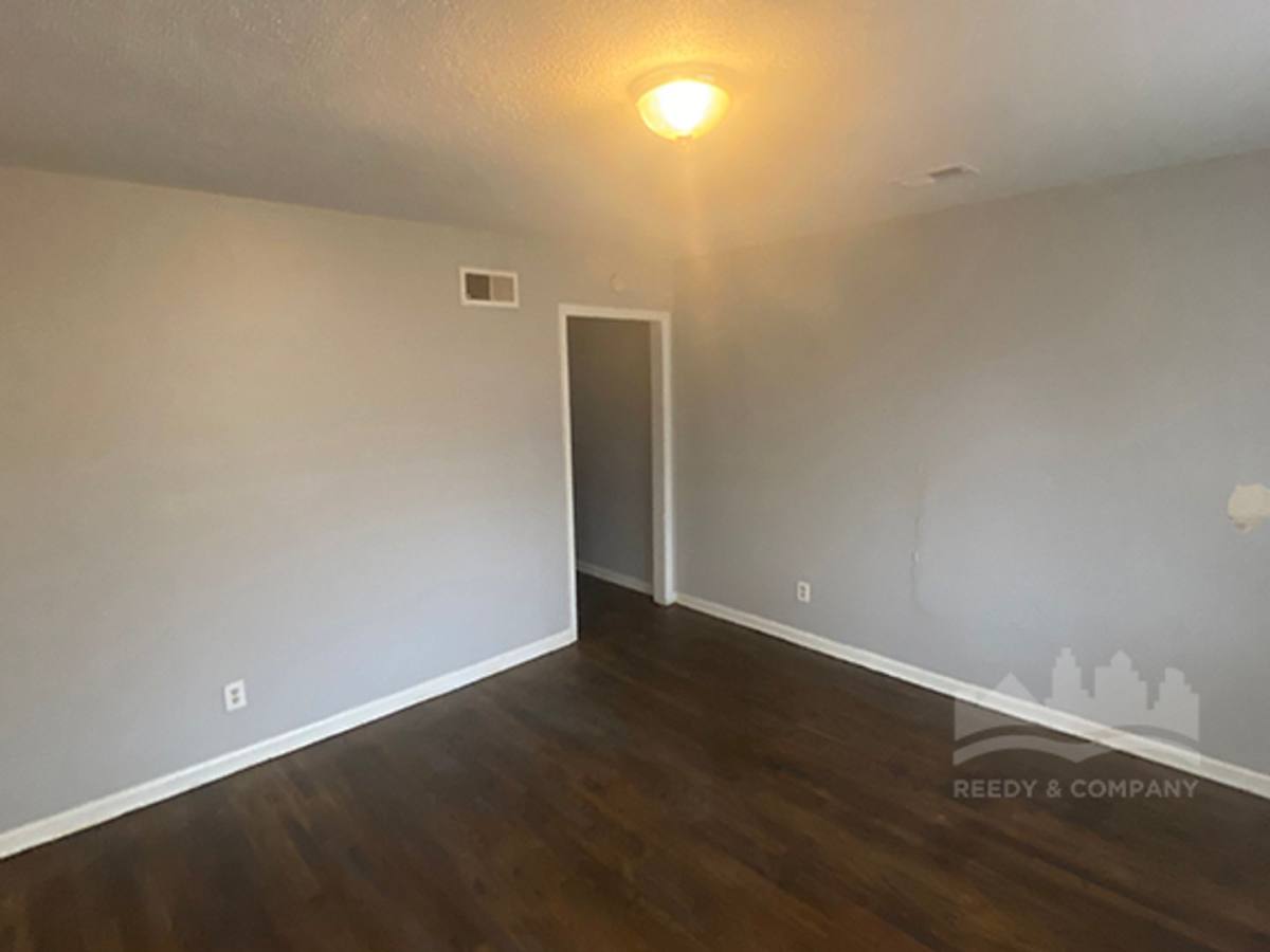Townhouse for rent at 996 S Highland St, Memphis, TN 38111
