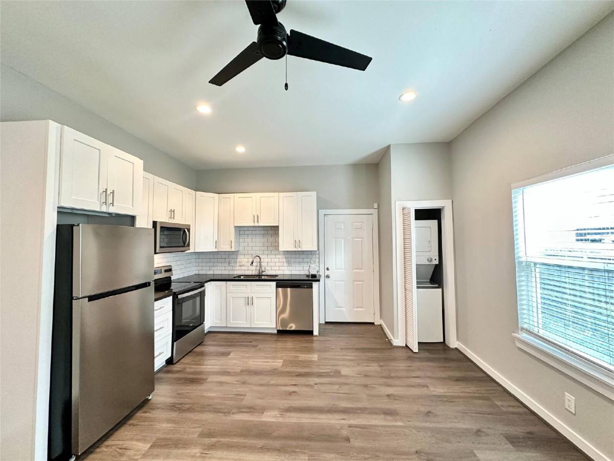 Apartment for rent at 225 N Everton St #4, Houston, TX 77003