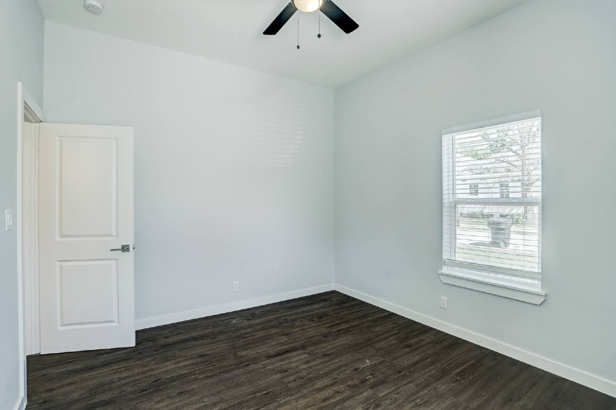 Apartment for rent at 225 N Everton St #4, Houston, TX 77003