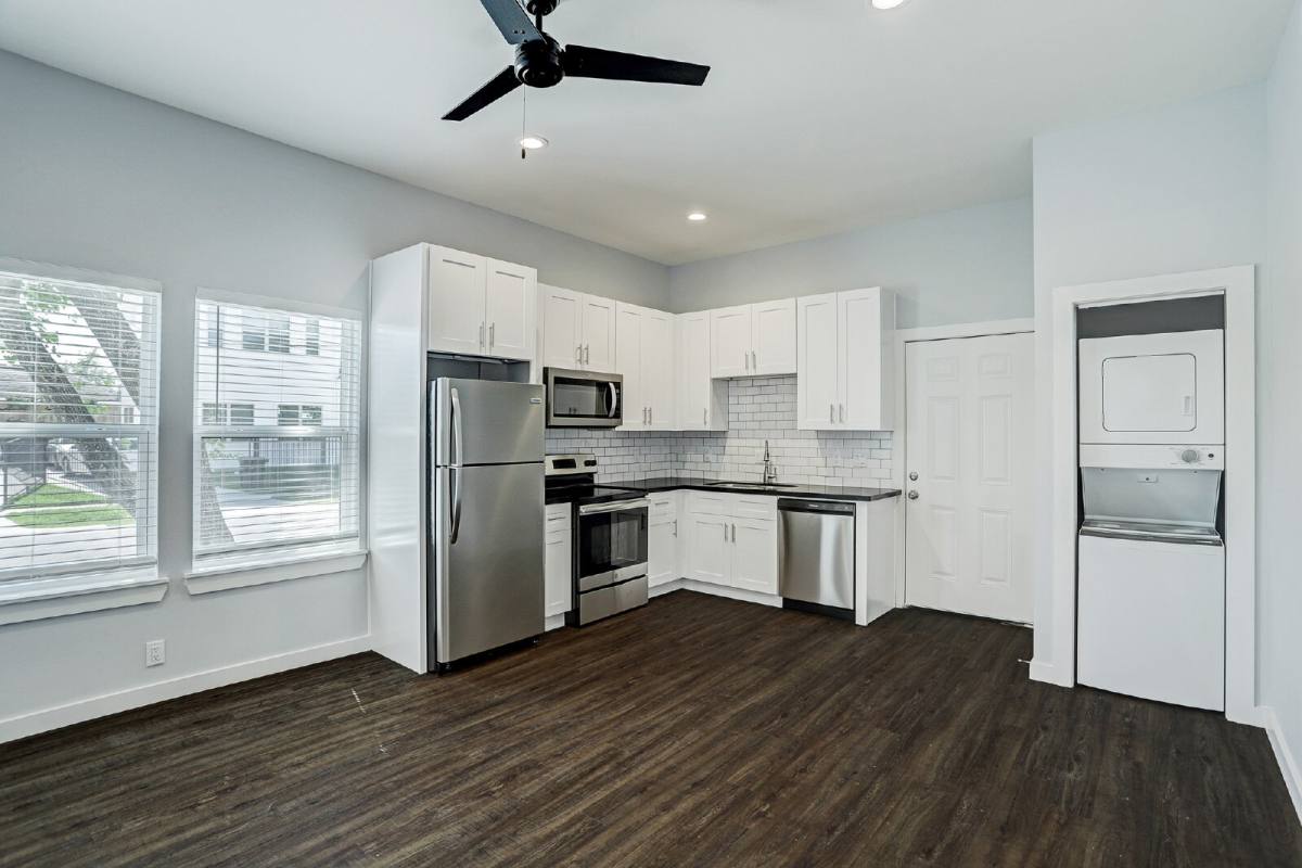 Apartment for rent at 225 N Everton St #4, Houston, TX 77003