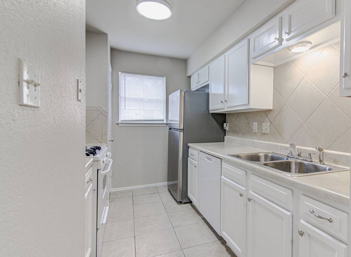Apartment for rent at 900 Sirocco Dr, Austin, TX 78745