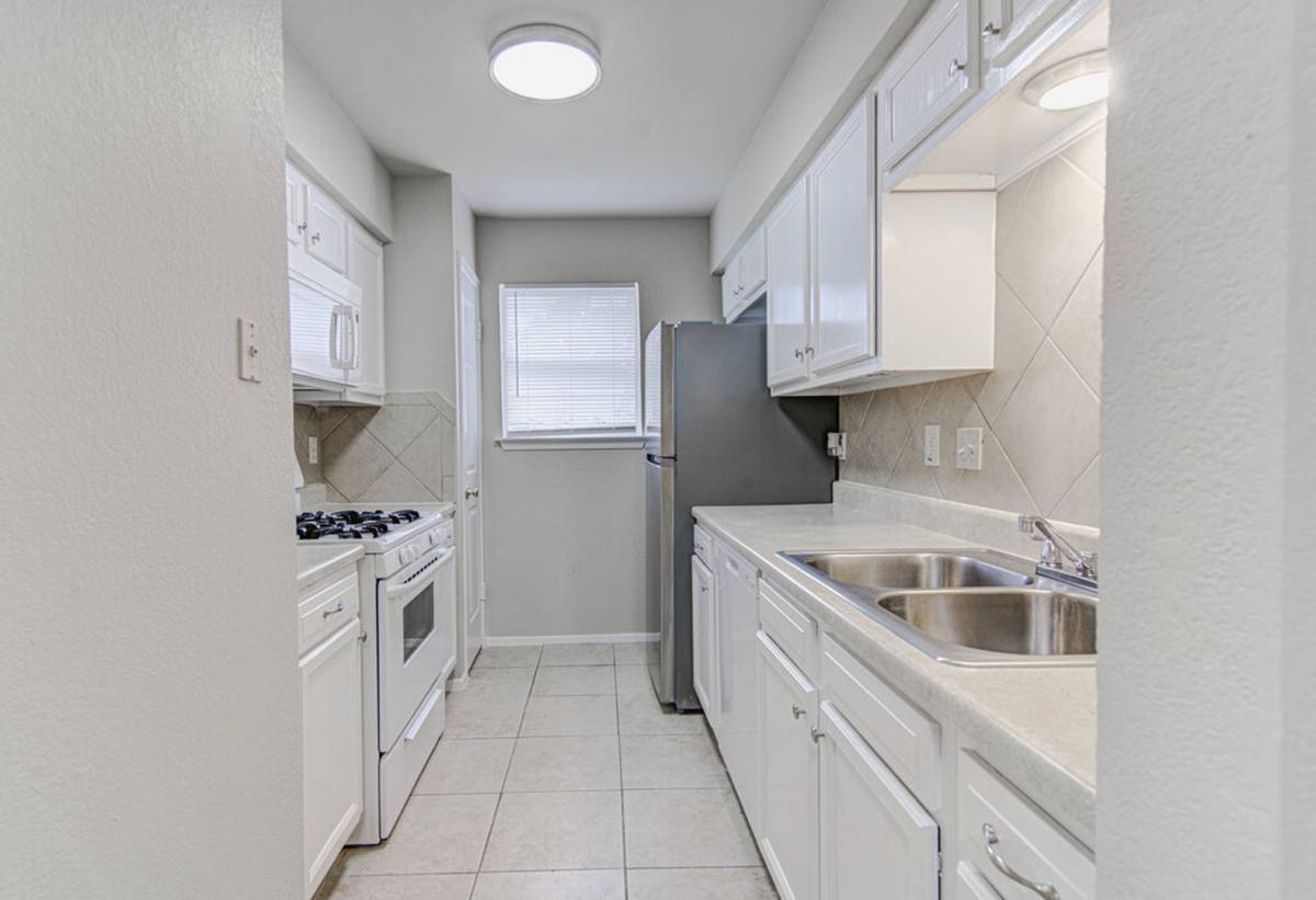 Apartment for rent at 900 Sirocco Dr, Austin, TX 78745