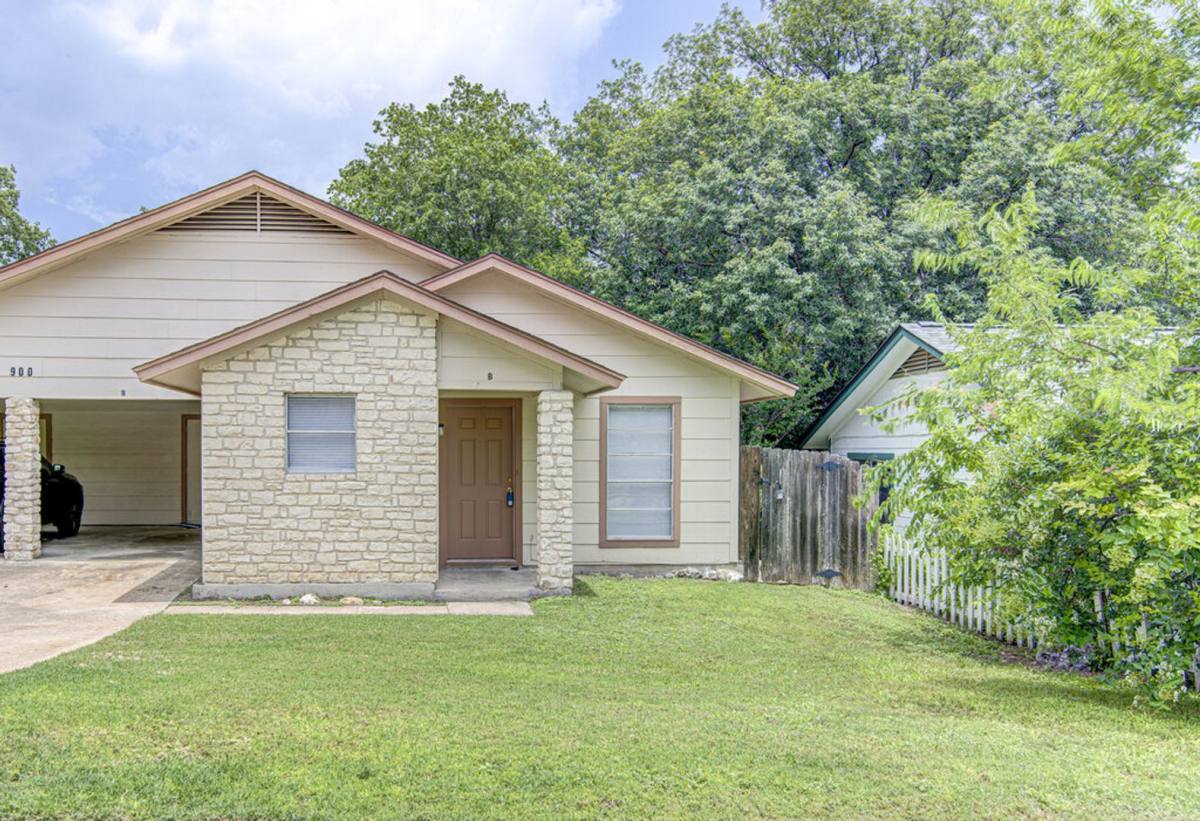 Apartment for rent at 900 Sirocco Dr, Austin, TX 78745