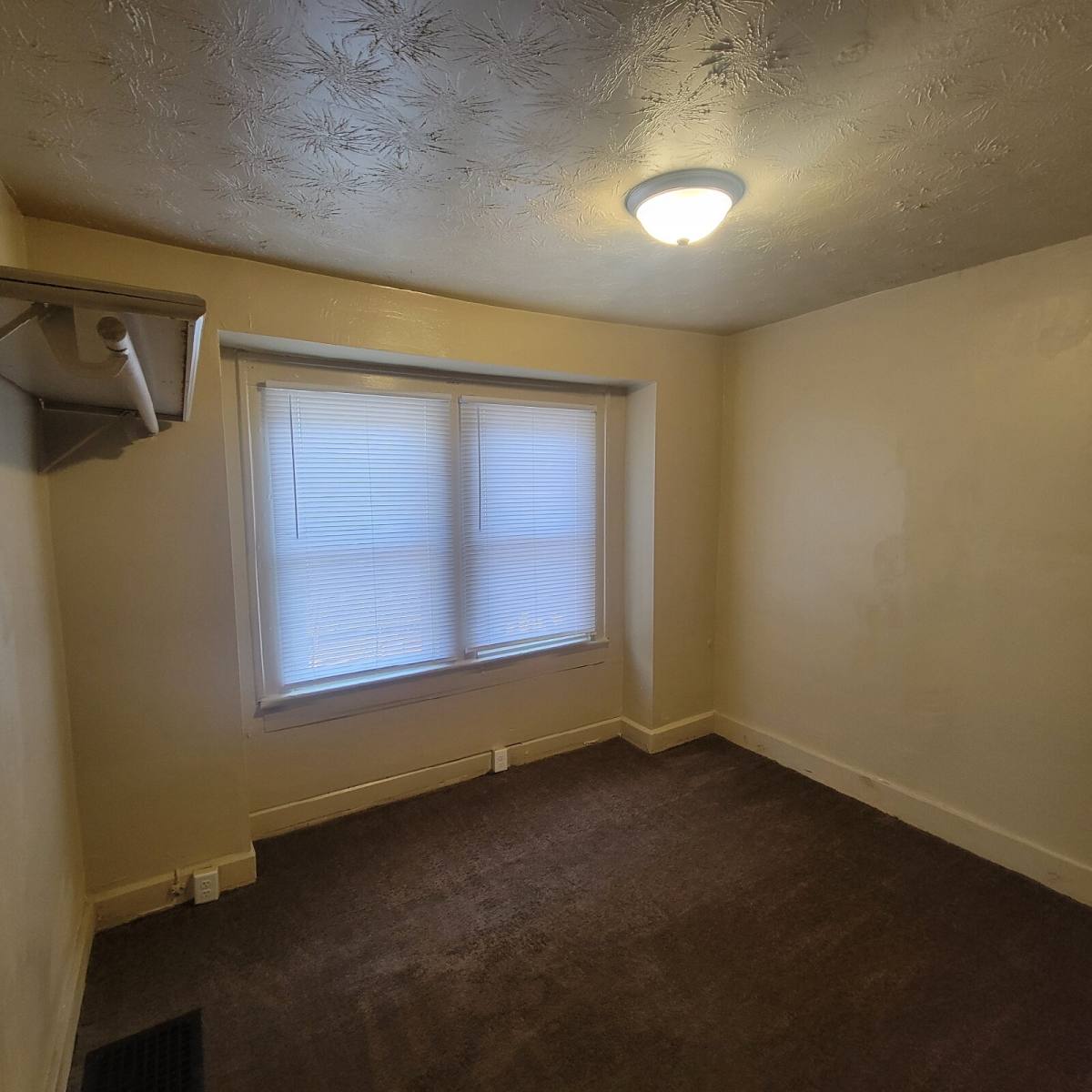 House for rent at 335 S Oakland Ave, Indianapolis, IN 46201