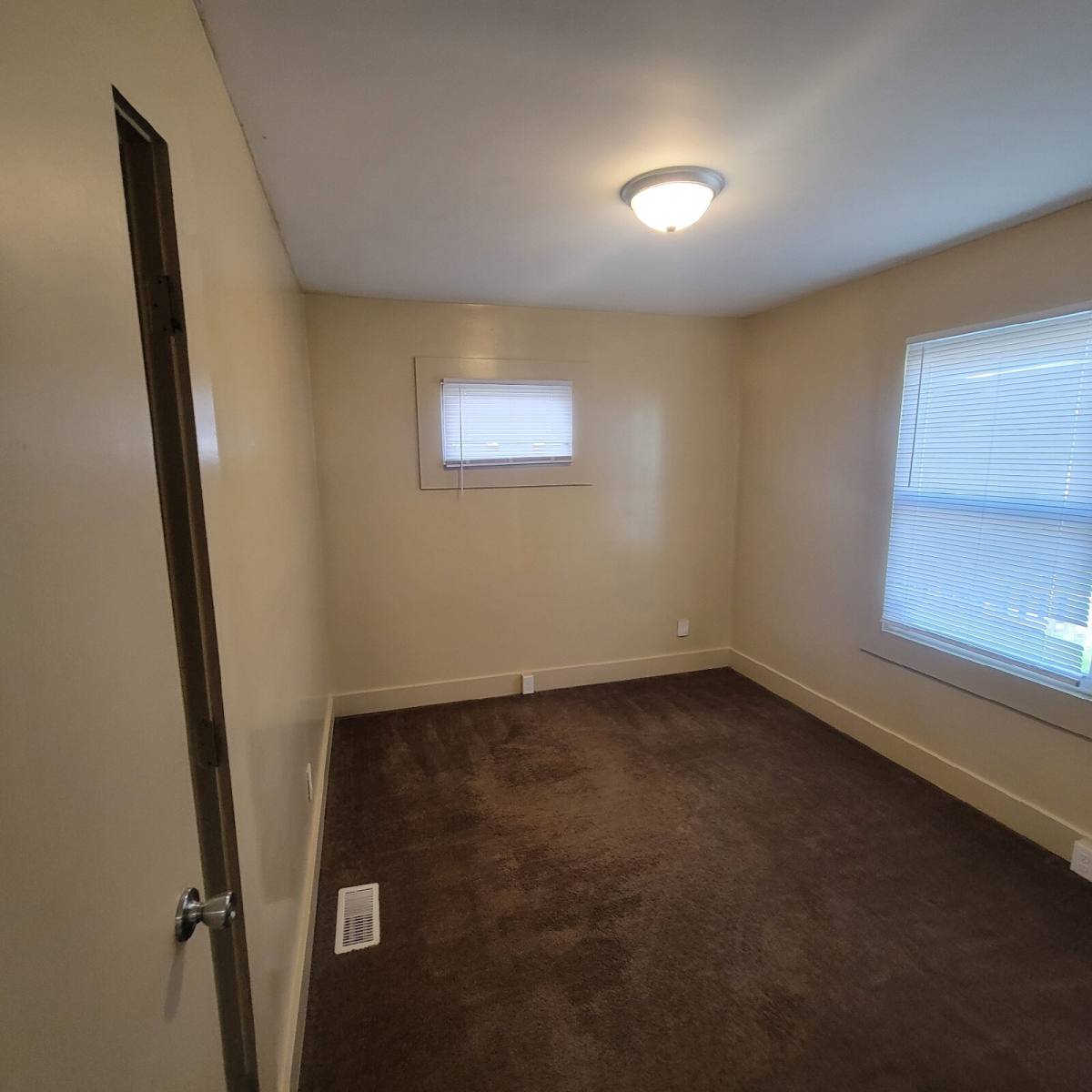 House for rent at 335 S Oakland Ave, Indianapolis, IN 46201