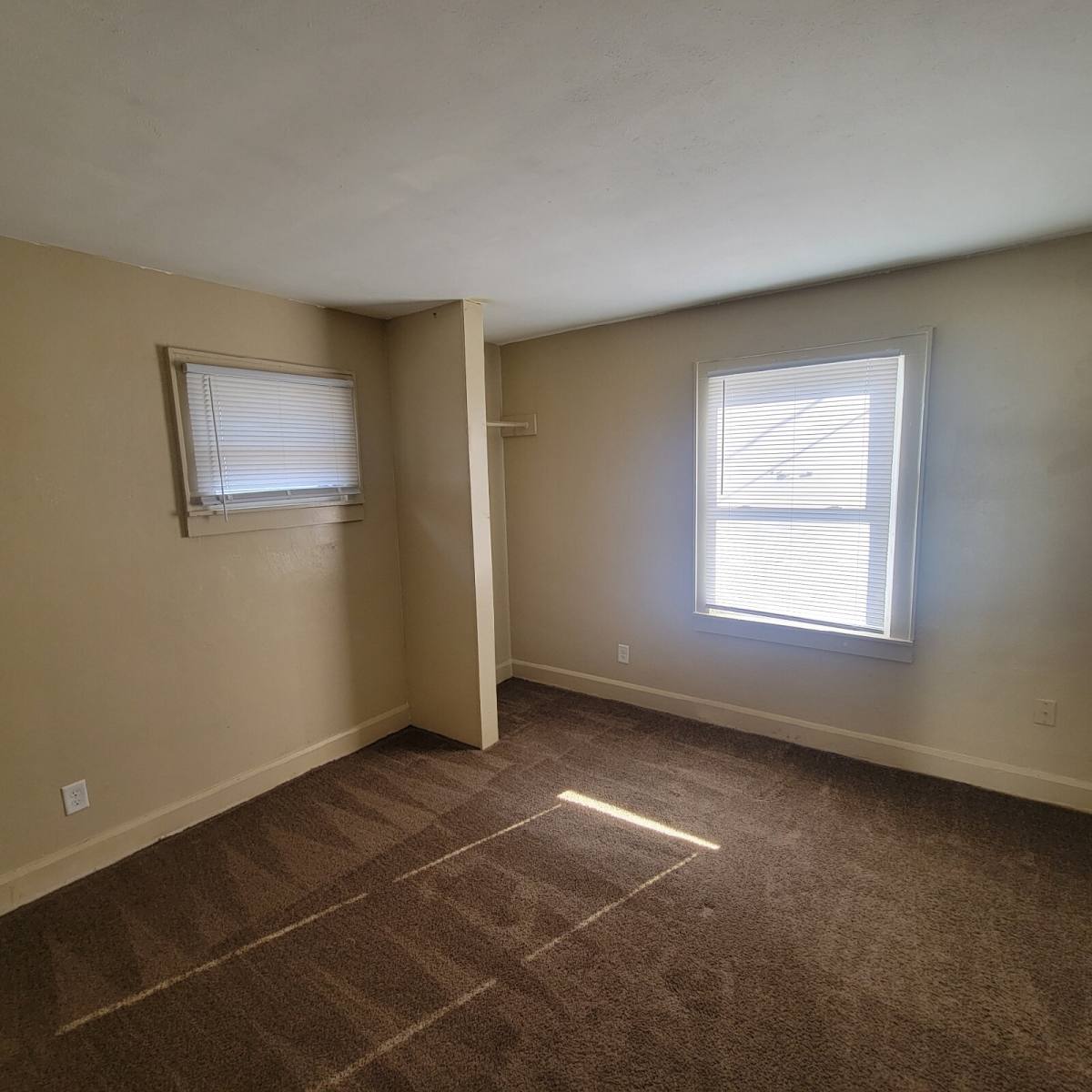 House for rent at 335 S Oakland Ave, Indianapolis, IN 46201