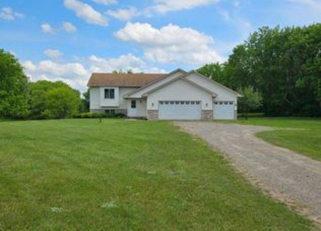 House for rent at 1781 Rush Point Dr Circle W, Stanchfield, MN 55080