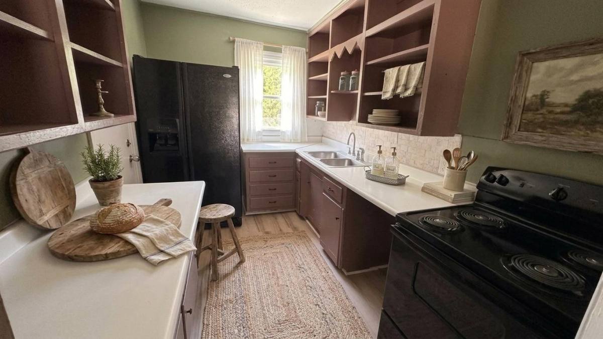 House for rent at 208 W Ercoupe Dr, Oklahoma City, OK 73110