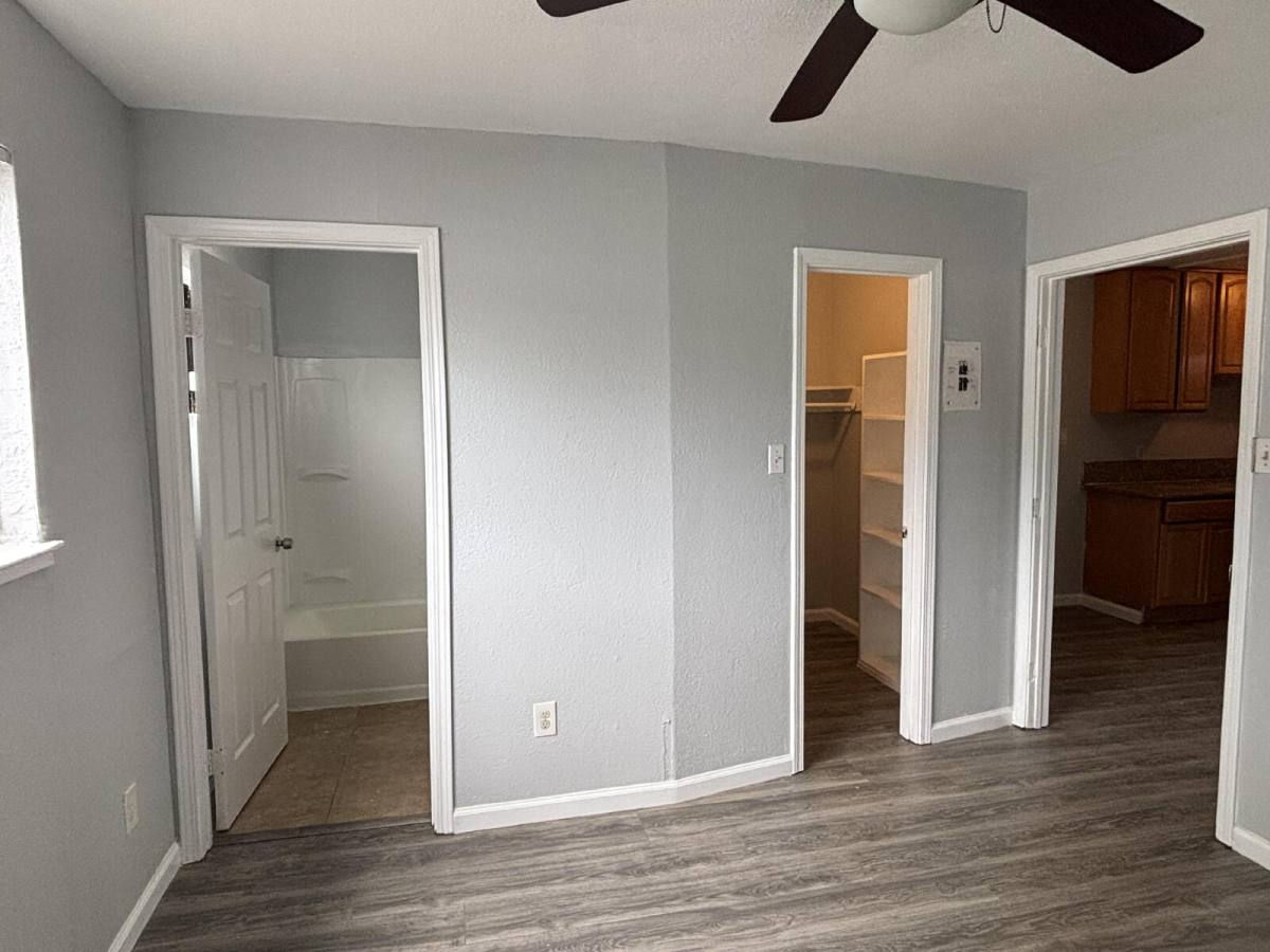 Apartment for rent at 729 Dixieanne Ave #13, Sacramento, CA 95815