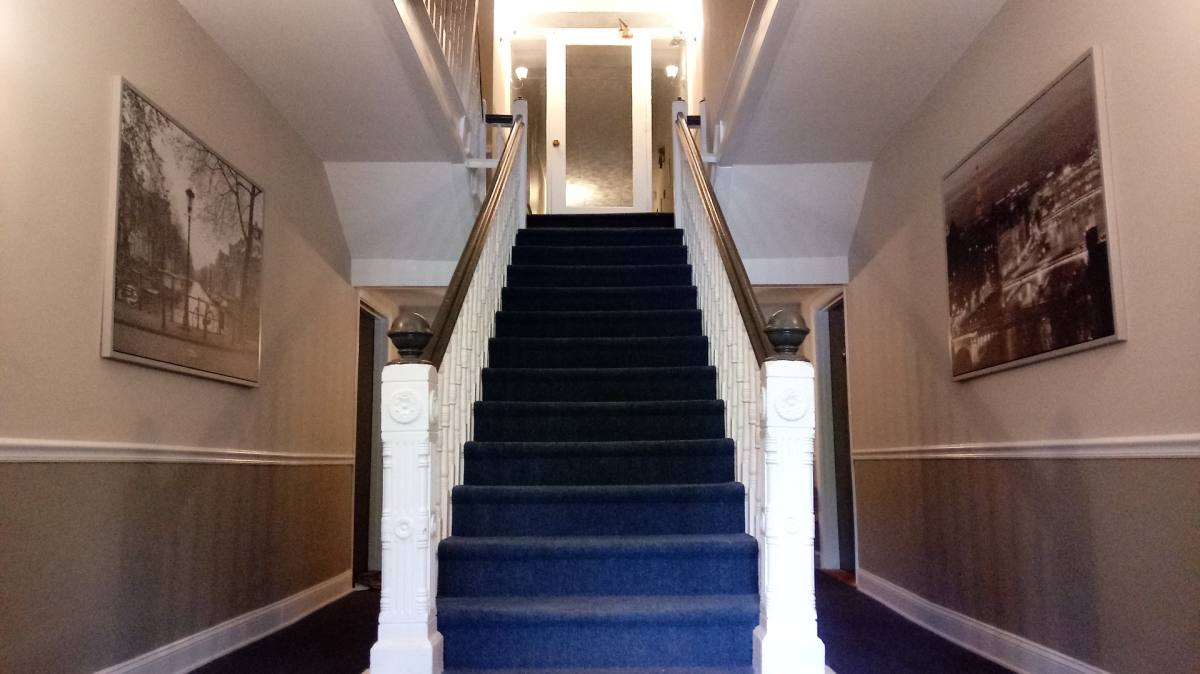 Apartment for rent at 304 N Wayne Ave, Wayne, PA 19087