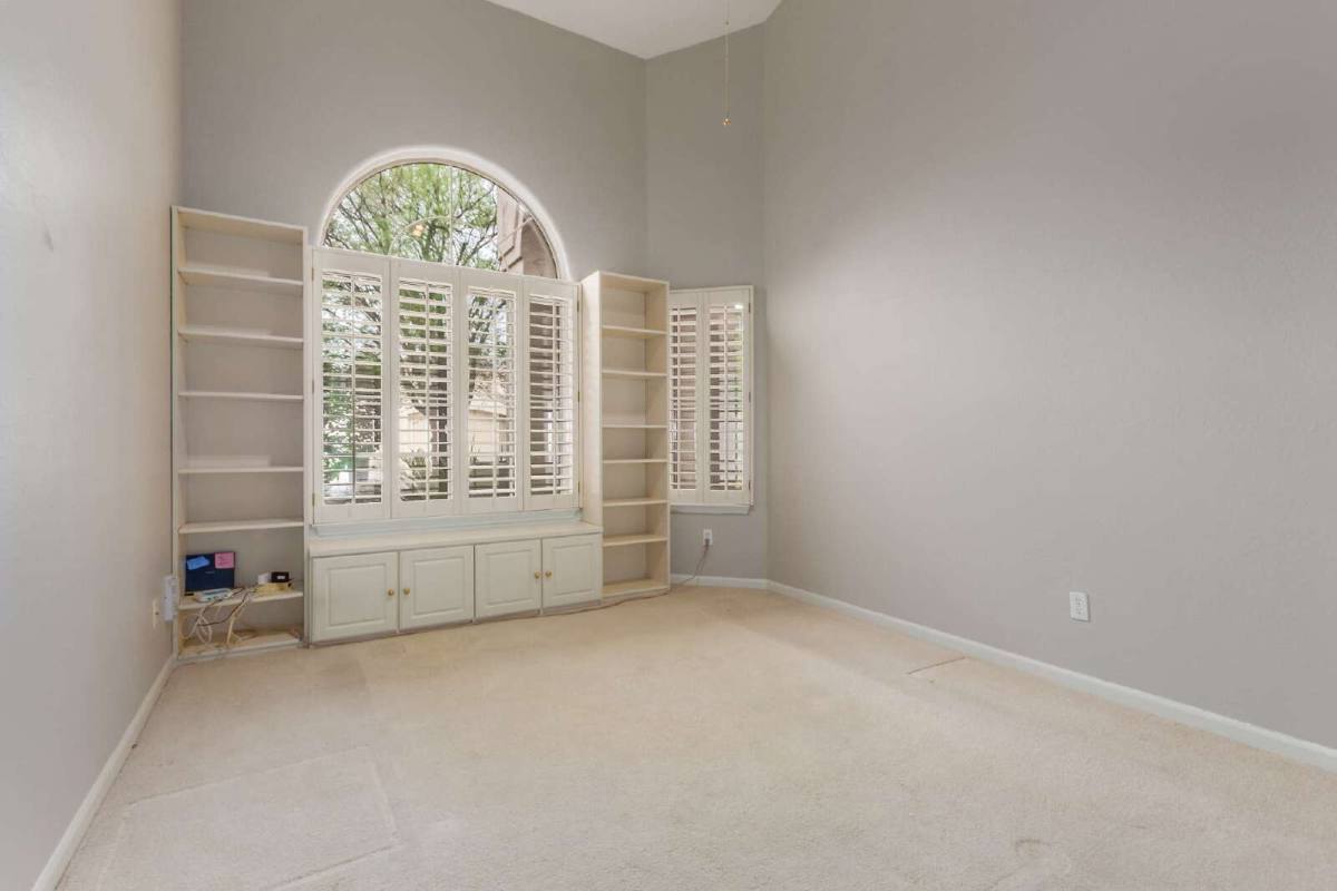 House for rent at 12591 E Paradise Dr, Scottsdale, AZ 85259