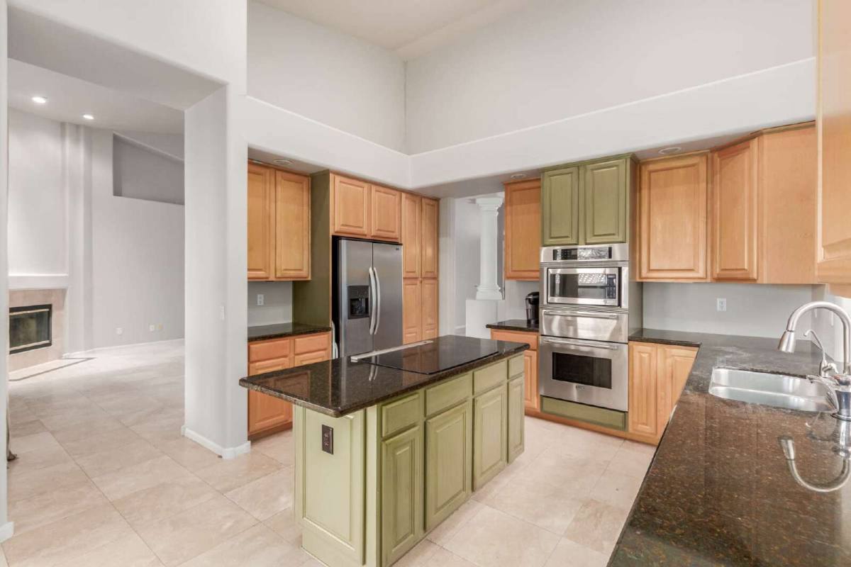 House for rent at 12591 E Paradise Dr, Scottsdale, AZ 85259