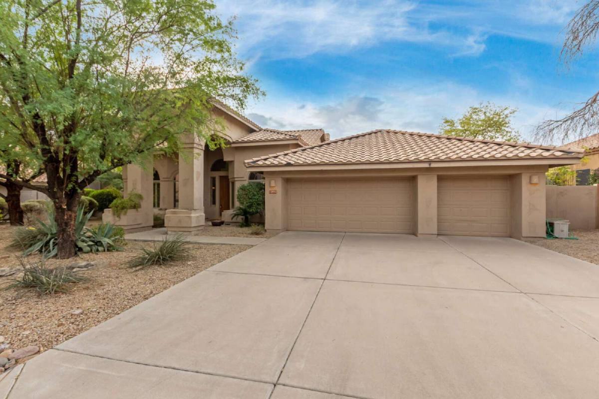 House for rent at 12591 E Paradise Dr, Scottsdale, AZ 85259