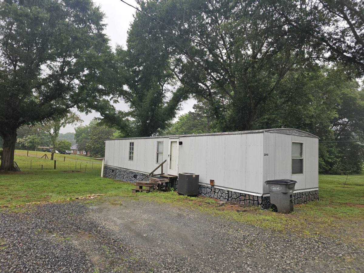 House for rent at 2390 Skyview Lane, Lincolnton, NC 28092
