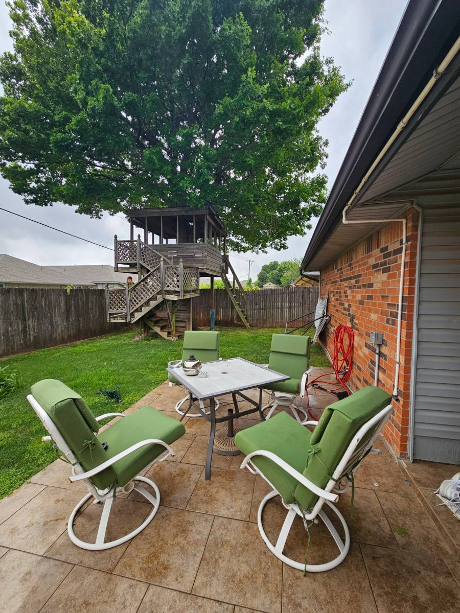 House for rent at 11612 SW 7th St, Yukon, OK 73099