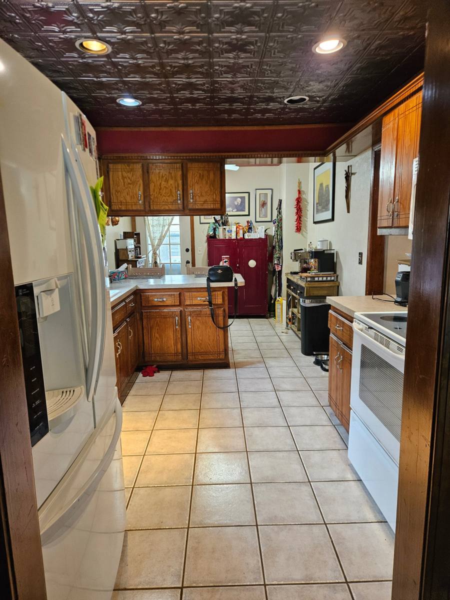 House for rent at 11612 SW 7th St, Yukon, OK 73099