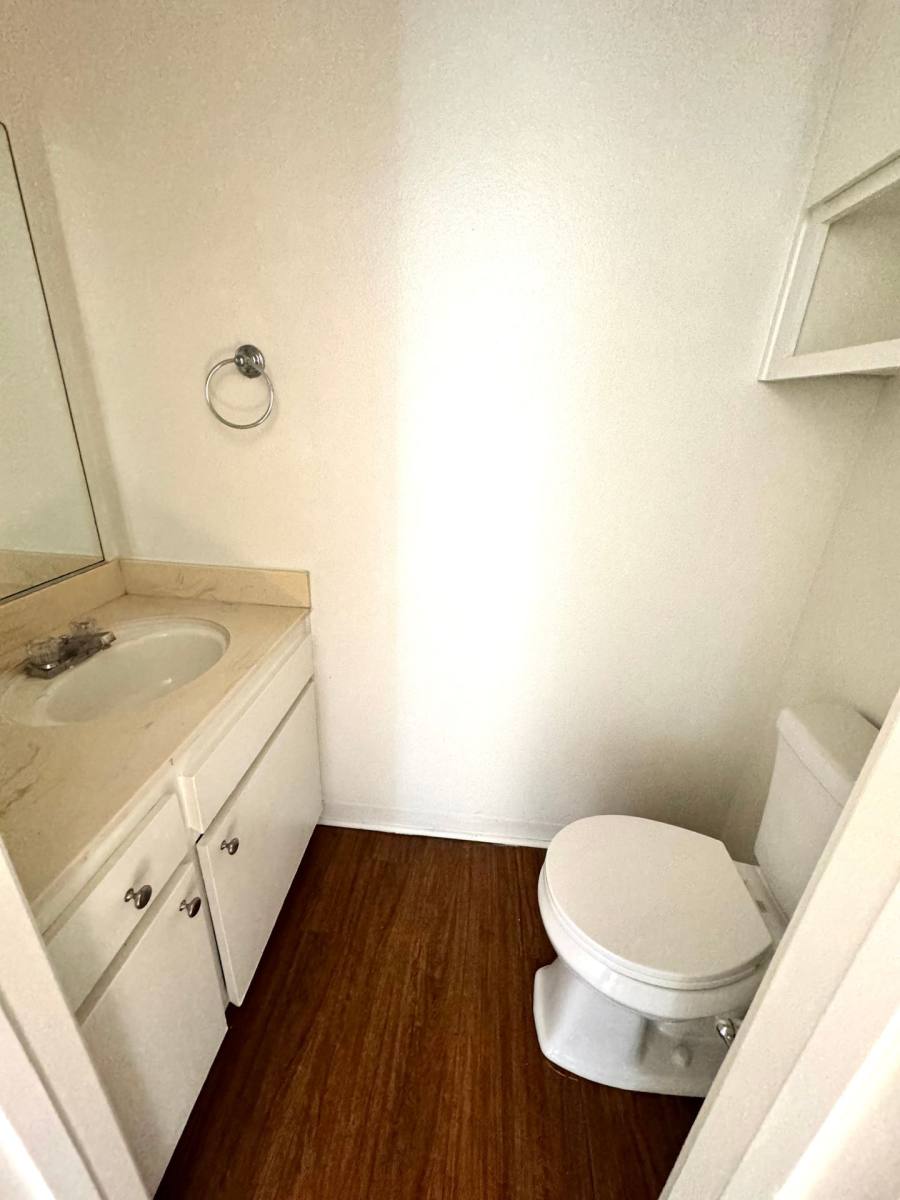 Townhouse for rent at 10842 Del Norte Ave, Ventura, CA 93004