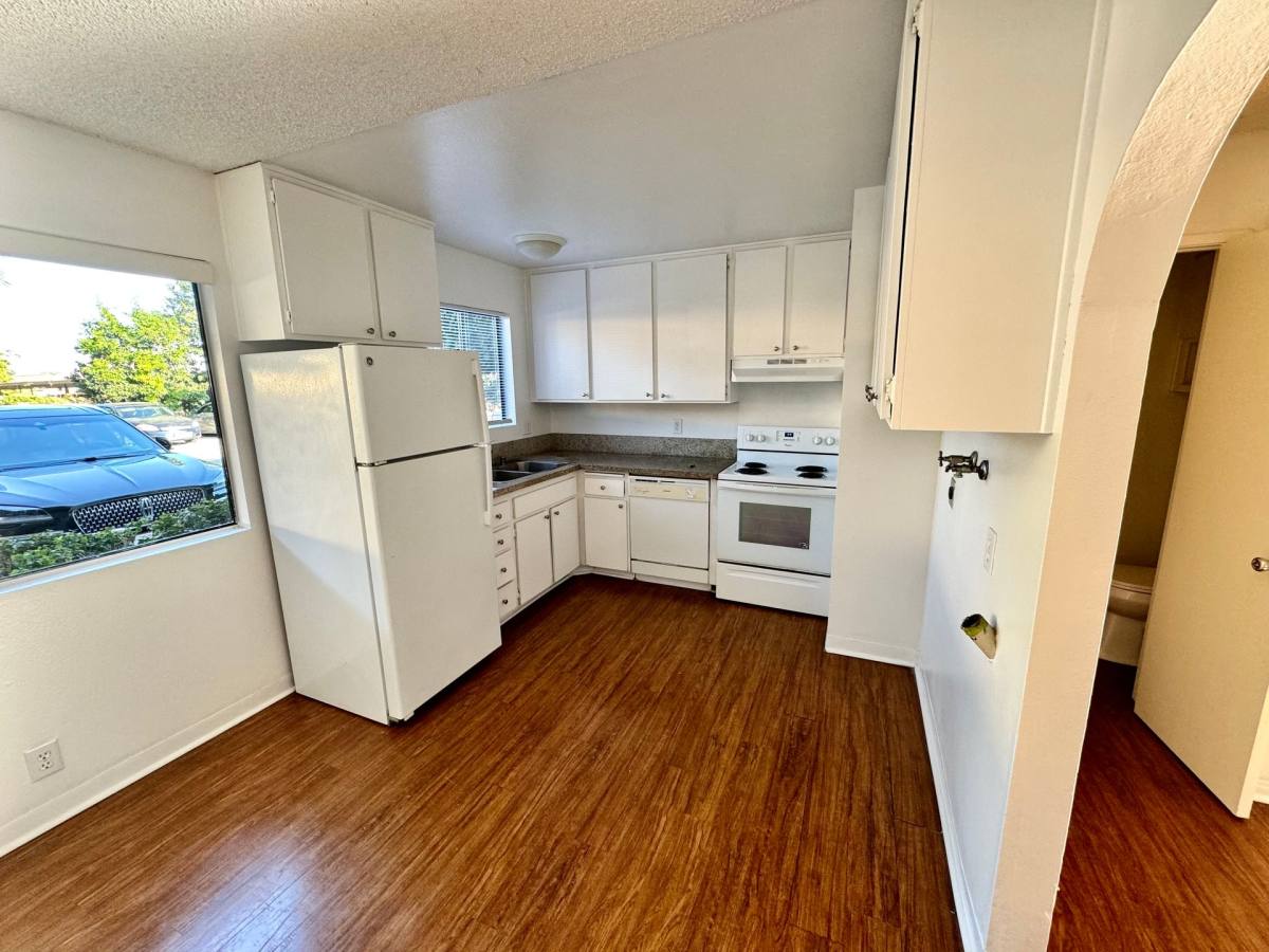 Townhouse for rent at 10842 Del Norte Ave, Ventura, CA 93004