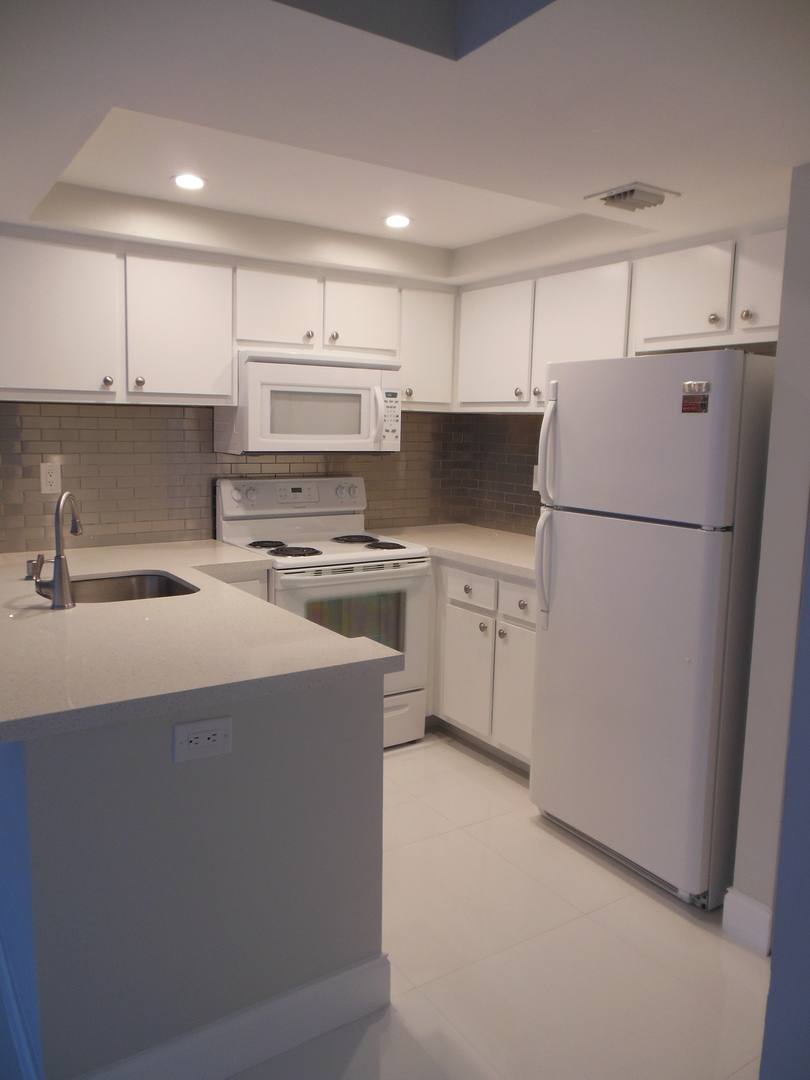 Apartment for rent at 728 Executive Center Dr, West Palm Beach, FL 33401