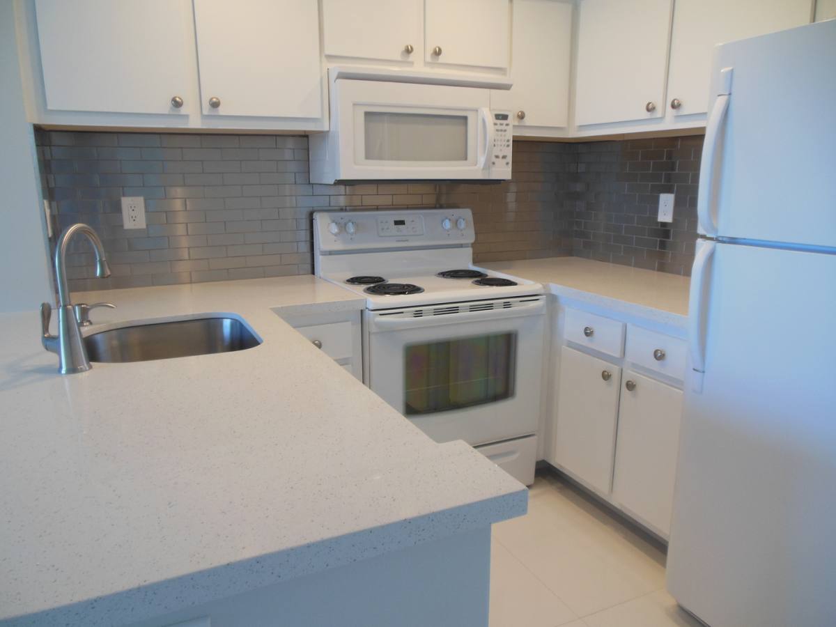 Apartment for rent at 728 Executive Center Dr, West Palm Beach, FL 33401