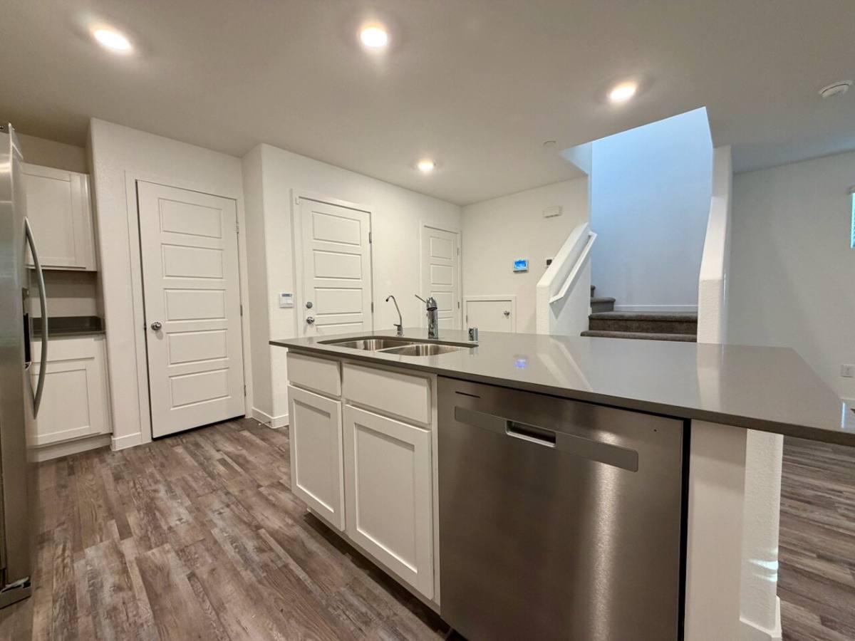 Townhouse for rent at 917 Violet Heron St, Henderson, NV 89011