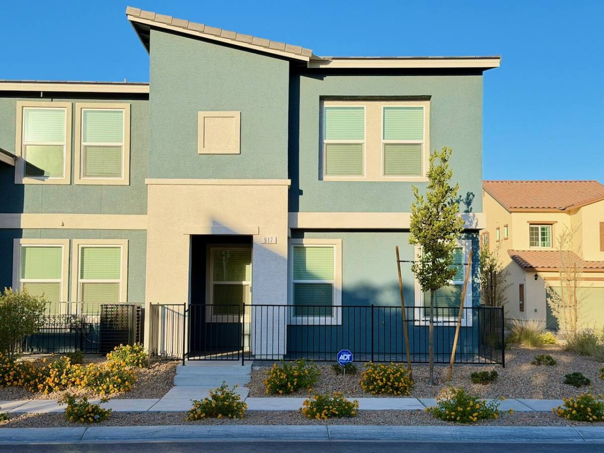 Townhouse for rent at 917 Violet Heron St, Henderson, NV 89011