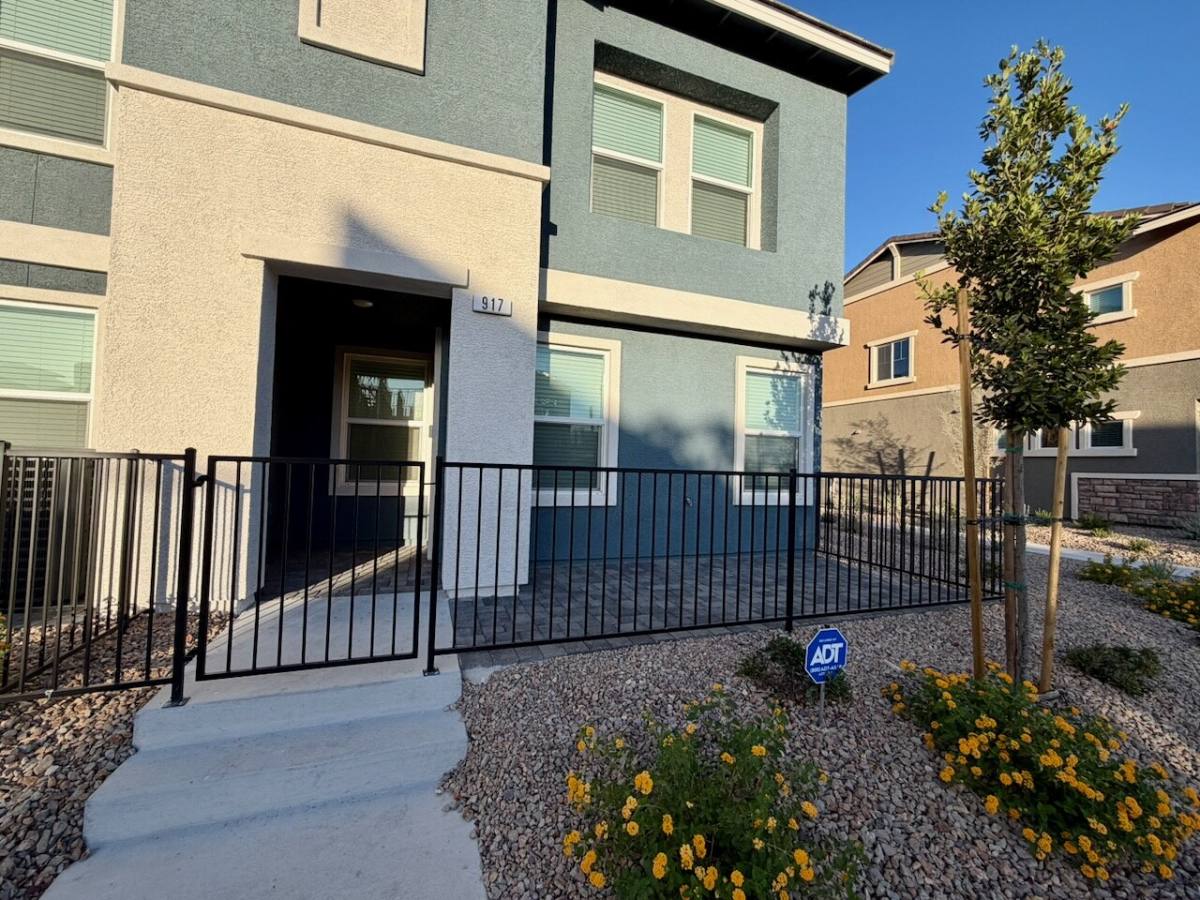 Townhouse for rent at 917 Violet Heron St, Henderson, NV 89011