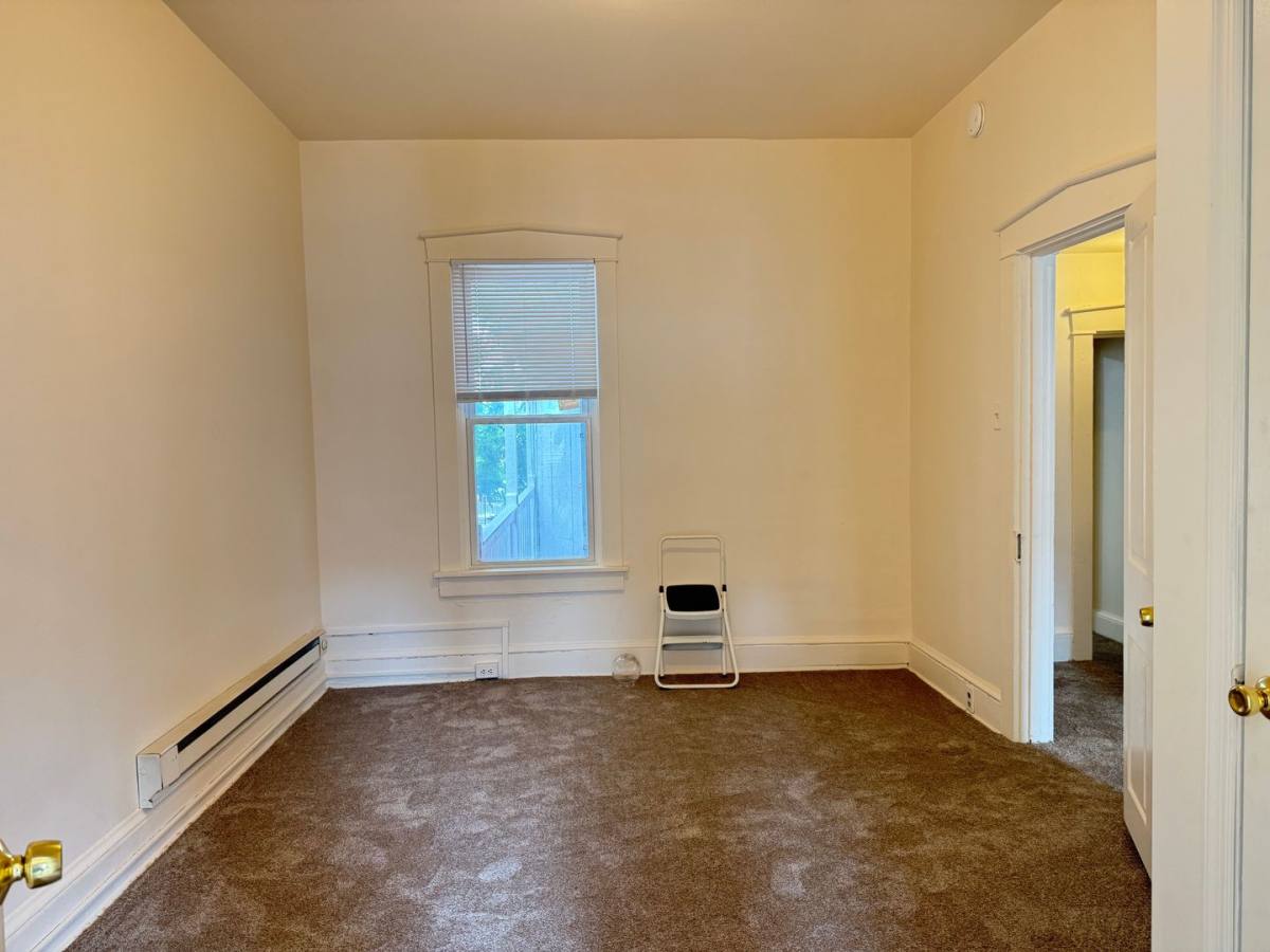 Apartment for rent at 537 W King St, Lancaster, PA 17603
