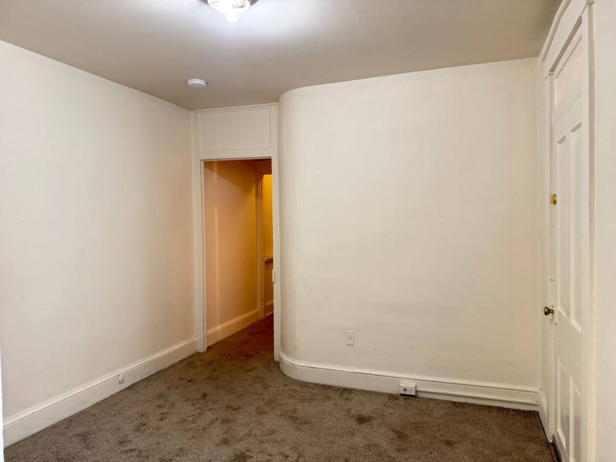 Apartment for rent at 537 W King St, Lancaster, PA 17603