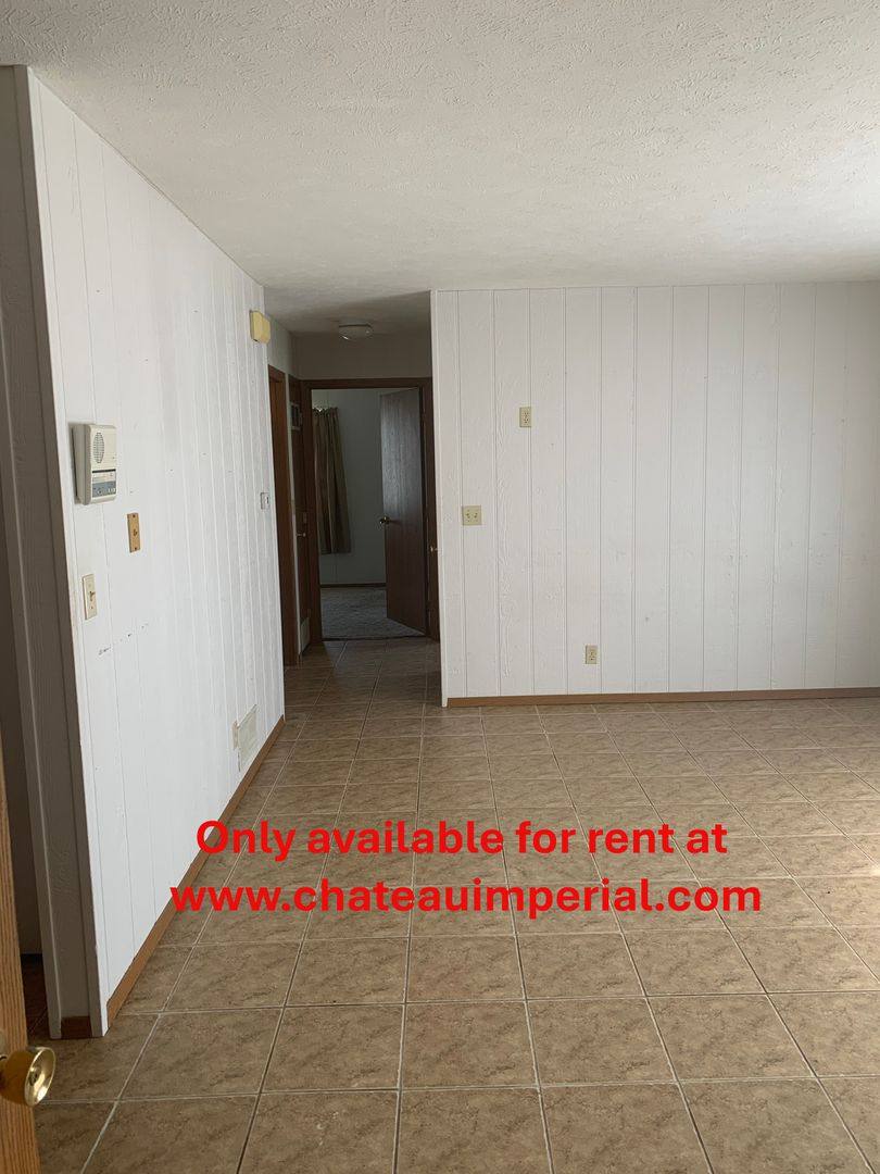 Apartment for rent at 610-616 W F St, Hastings, NE 68901