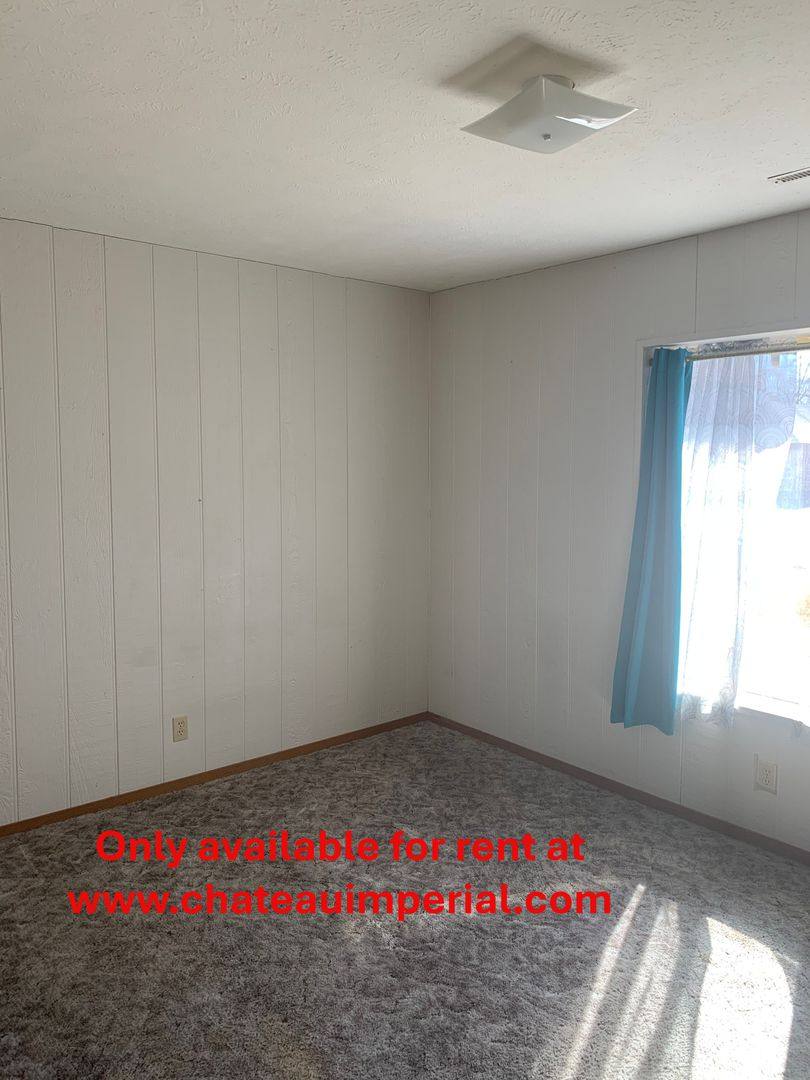 Apartment for rent at 610-616 W F St, Hastings, NE 68901