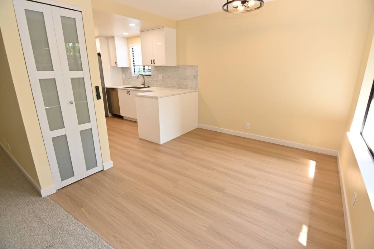 Townhouse for rent at 347 W Rincon Ave, Campbell, CA 95008