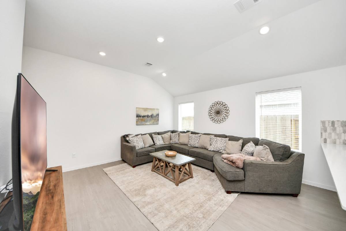 House for rent at 2406 Aquamarine Lane, Rosharon, TX 77583