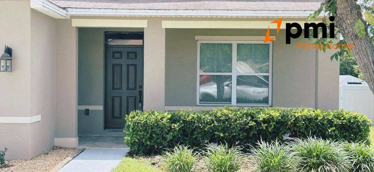 House for rent at 2114 Rockmart Loop, Tavares, FL 32778