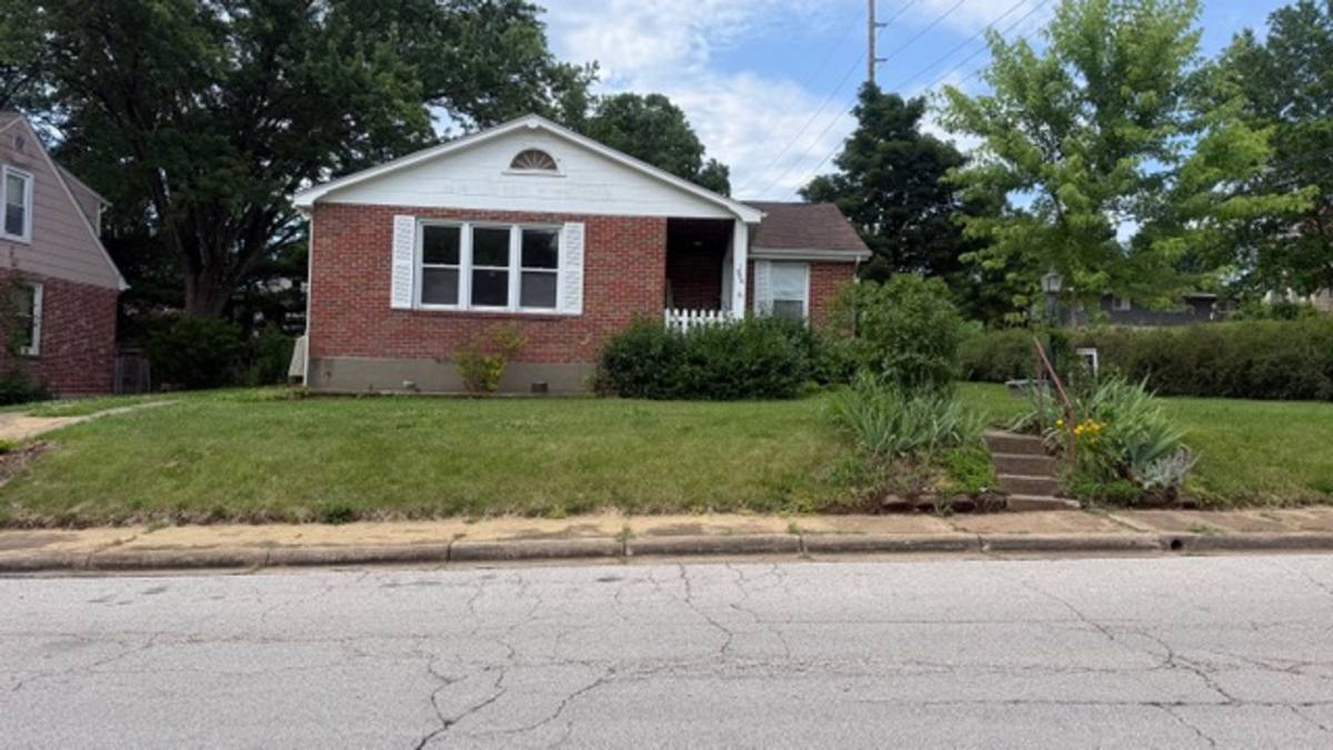 House for rent at 520 W Eighth St, Washington, MO 63090