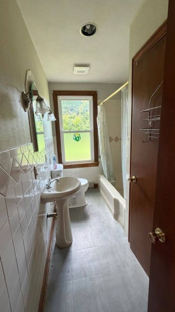 House for rent at 520 W Eighth St, Washington, MO 63090
